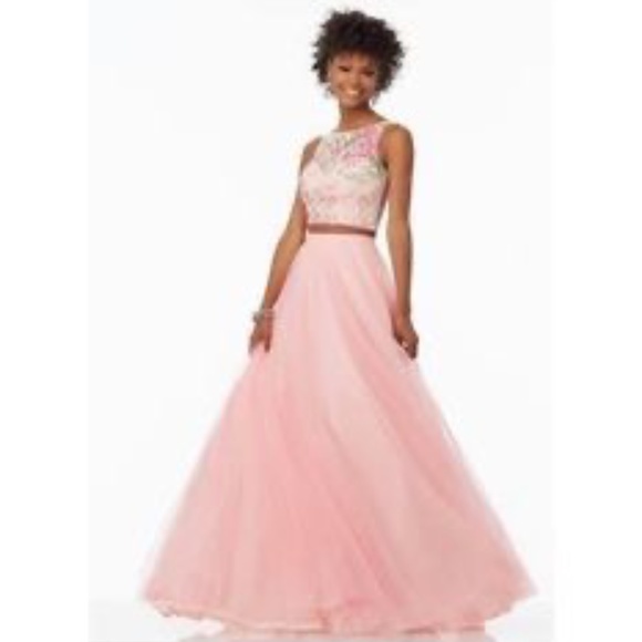 Prom Dress - Picture 2 of 5